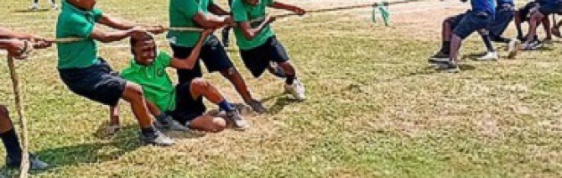 image of children playin tug of war