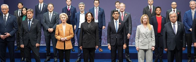 Photo of attendants at AI conference